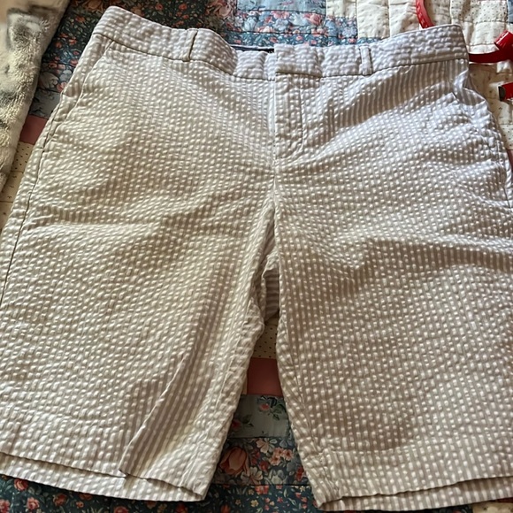 Banana Republic seersucker stripe Bermuda shorts 6 - Picture 1 of 4